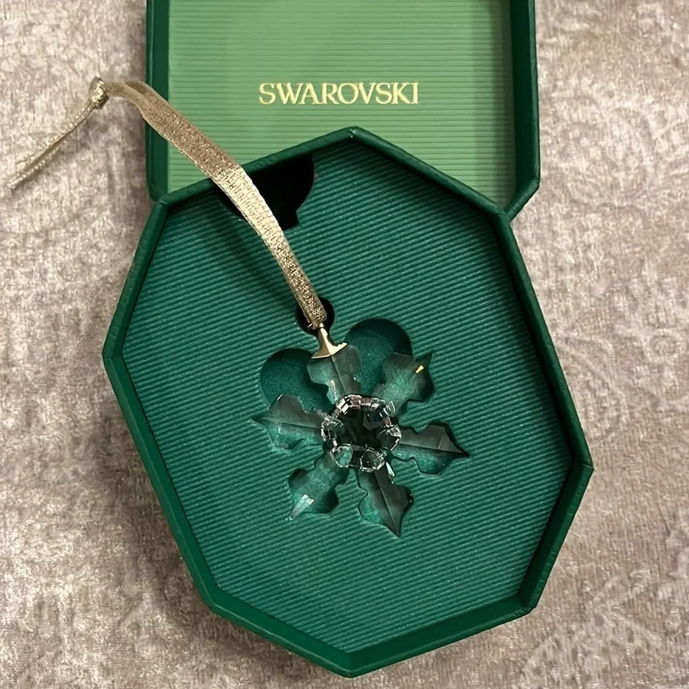 Brand New Swarovski White Crystal Little Snowflake Ornament Christmas Decoration